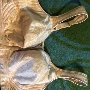 Playtex 18hr back support bra36d